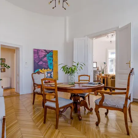 Appartement Highrise Art